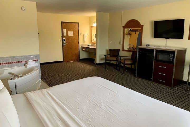 Room 9 of 24
