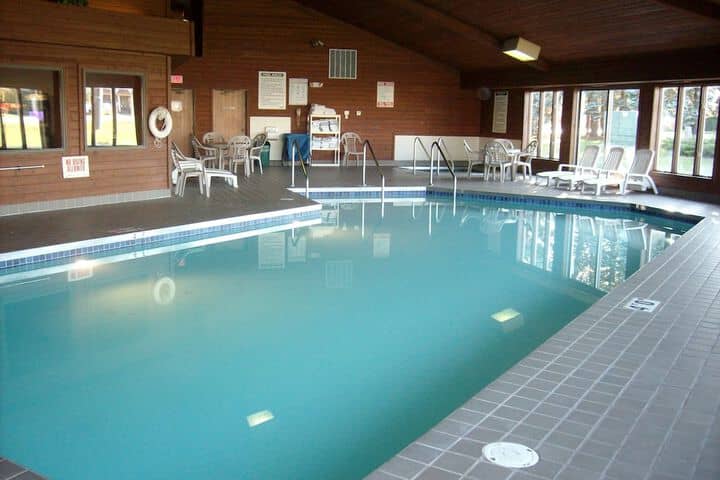 Pool 19 of 24