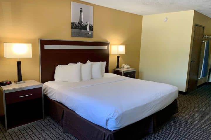Room 7 of 24