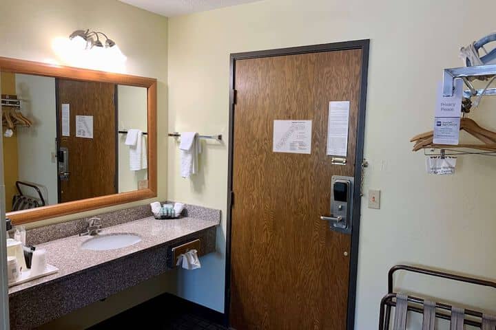 Room 14 of 24